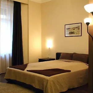 בית הארחה Budapest Suites